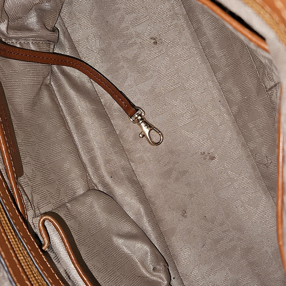 Michael Kors Signature Tote And Matching Wallet - Picture 7 of 15